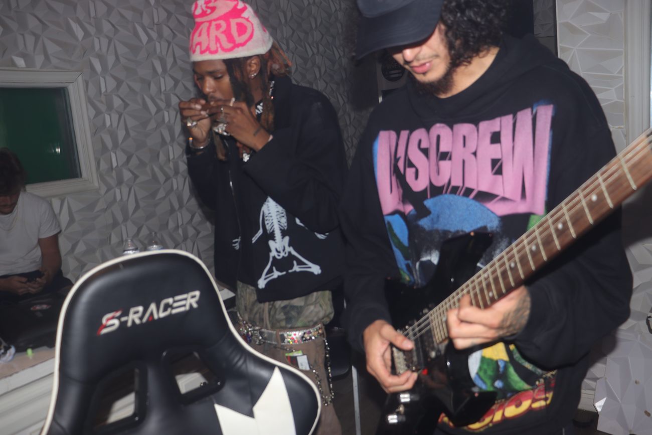 Guitar and harmonica session in the studio